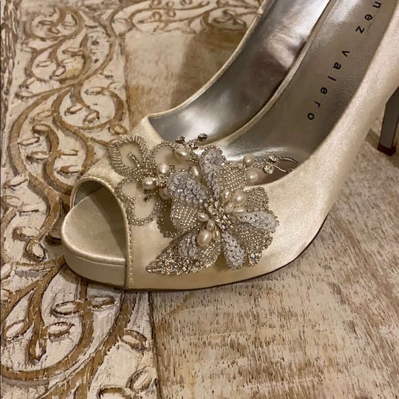 EUC Wedding or Formal Event Shoe - Picture 7 of 8